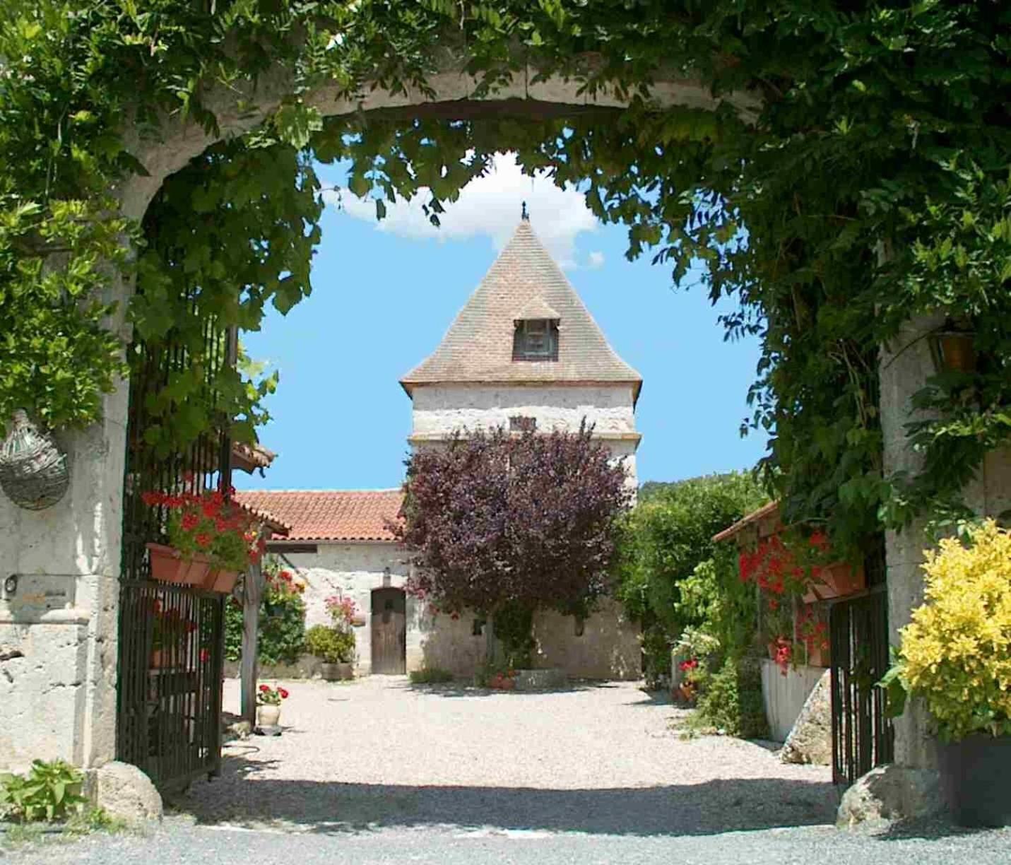 Domaine De Villot Hotel Sainte-Colombe-de-Villeneuve Екстериор снимка